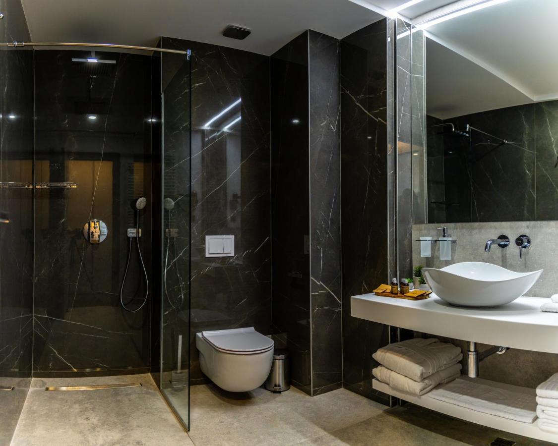 Hotel Nova Luxury Targoviste Luaran gambar