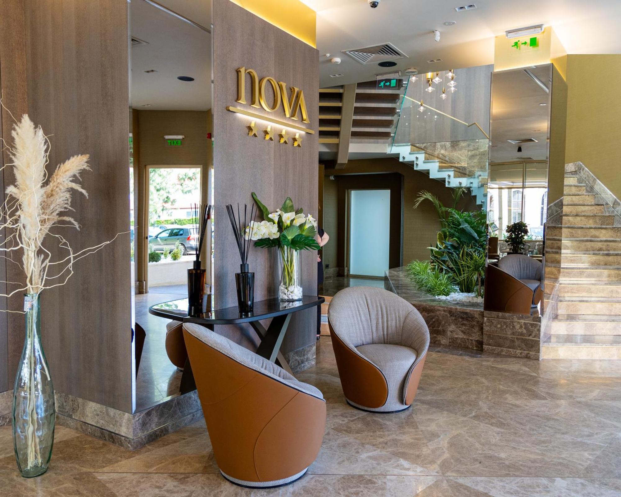 Hotel Nova Luxury Targoviste Luaran gambar