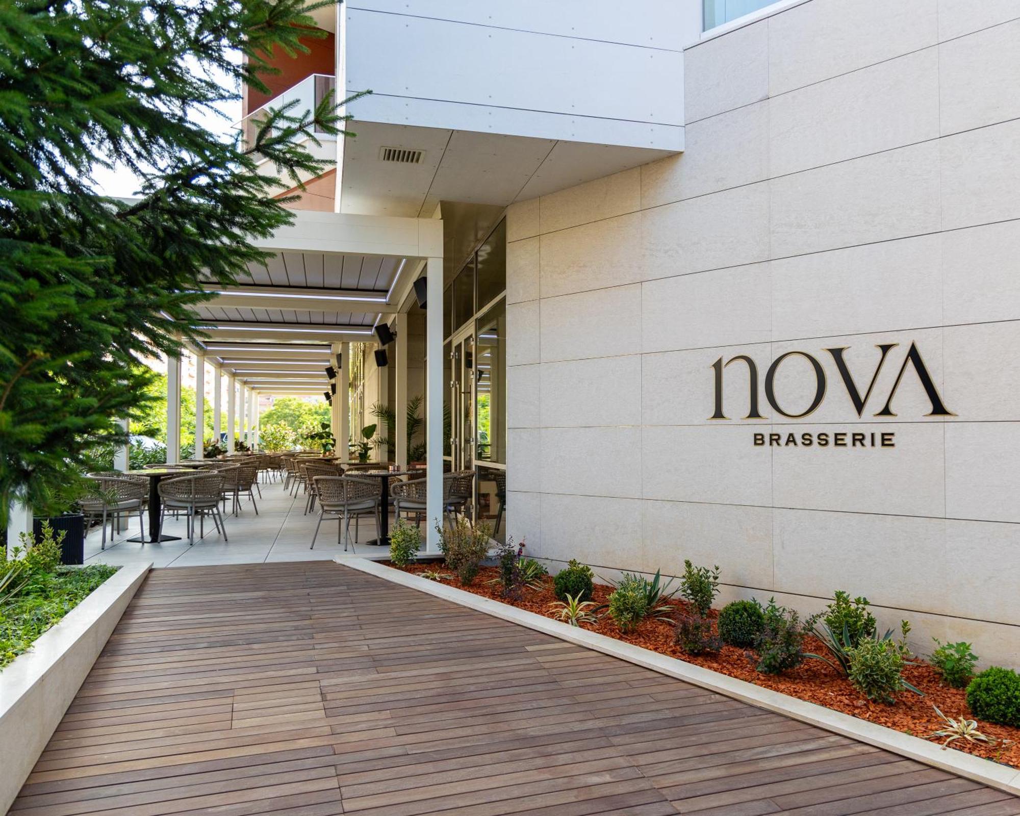 Hotel Nova Luxury Targoviste Luaran gambar